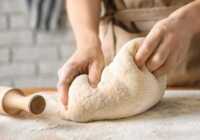 عکس آموزش خمیر یا نان مخصوص پیتزا در منزل