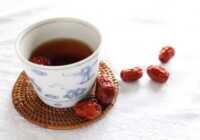 عکس روش دم دادن چای عناب برای سلامتی