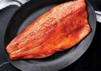 عکس آموزش گرفتن شوری ماهی دودی و پخت آن به سبک گیلانی