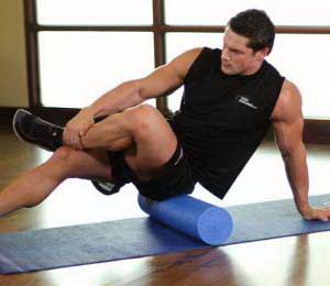 عکس, آموزش کشش باسن روی غلطک ورزشی برای عضلات سرینی