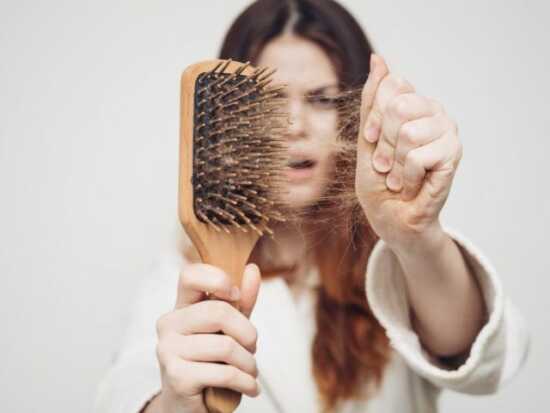 عکس, چگونه استرس ریزش مو را که خود باعث ریزش بیشتر می شود درمان کنیم