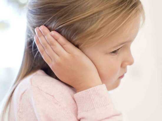 عکس, بررسی تمام دلایل گرفتگی گوش کودک و درمان های فوری