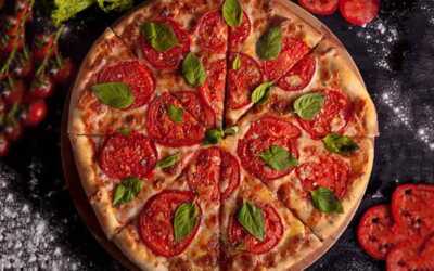 عکس, آموزش پیتزا با ریحان و گوجه به اسم پیتزای مارگاریتا