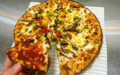 عکس, پیتزا مکزیکی با گوشت چرخ شده و سس سالسا