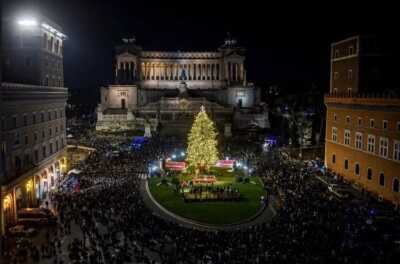 عکس, درخت کریسمس در شهر روم ایتالیا
