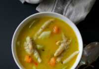عکس سوپ پای مرغ خوشمزه و خوش رنگ و رو