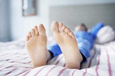 عکس, نشانه های سندرم پای بیقرار و درمان های آن